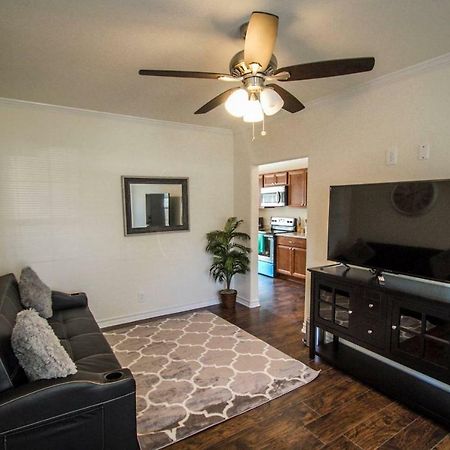 Hays St Cozy Remodeled 2Br/2Ba House Sleeps 8 Apartment Сан Антонио Екстериор снимка
