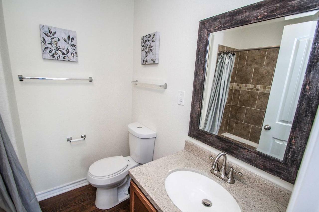 Hays St Cozy Remodeled 2Br/2Ba House Sleeps 8 Apartment Сан Антонио Екстериор снимка